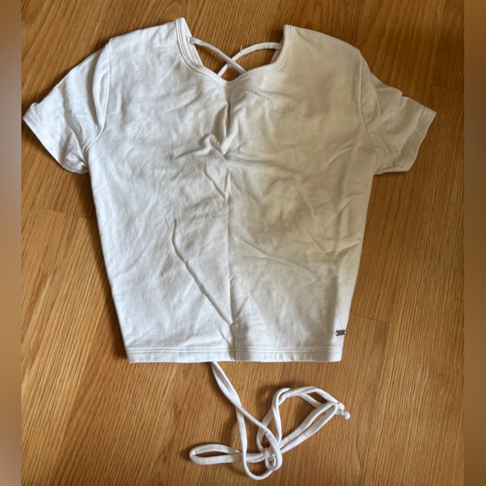 Hollister White Short Sleeve Tie-Back Top